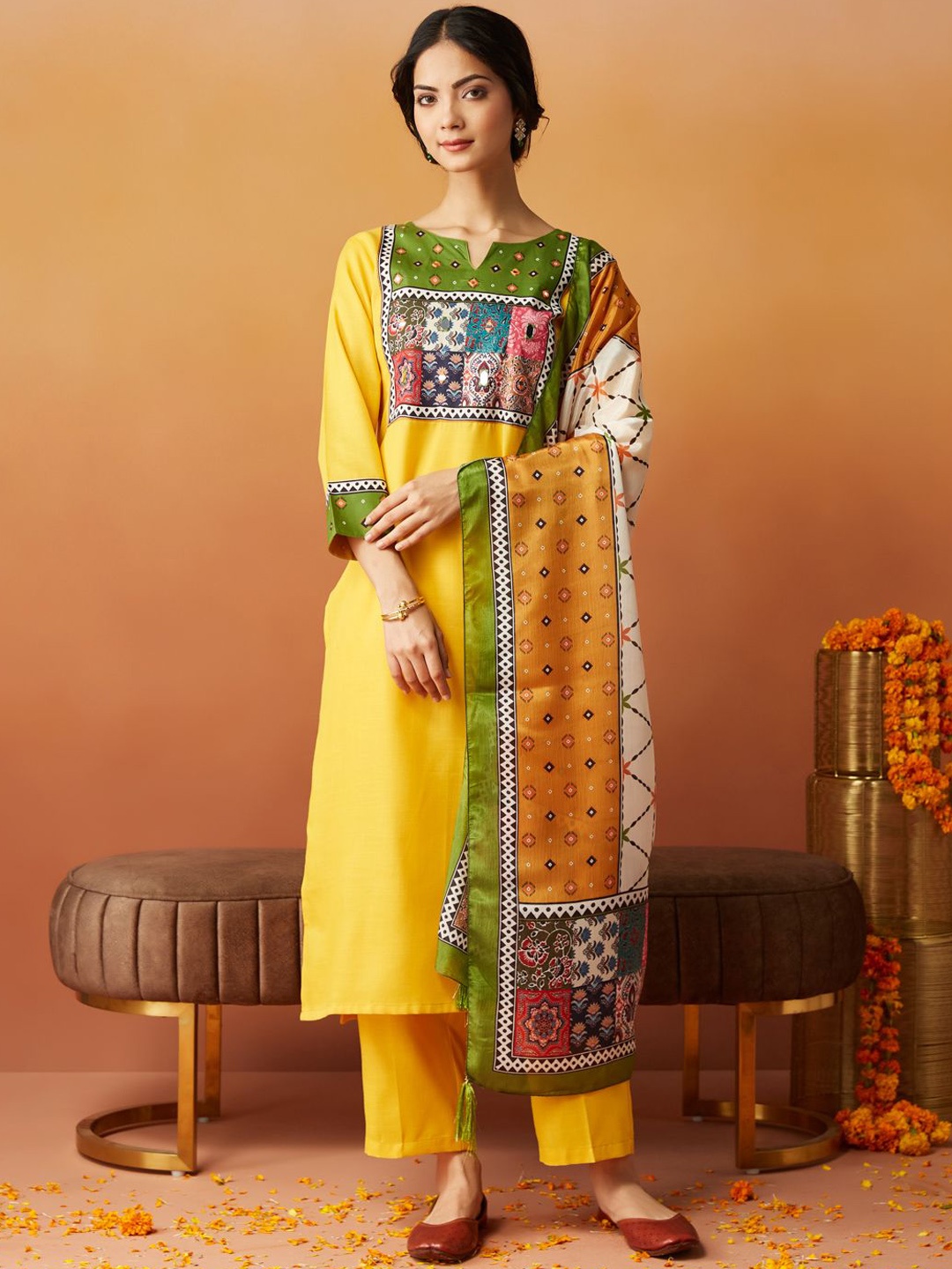 

J Turritopsis Geometric Printed Mirror Work Straight Kurta with Trousers & Dupatta, Yellow