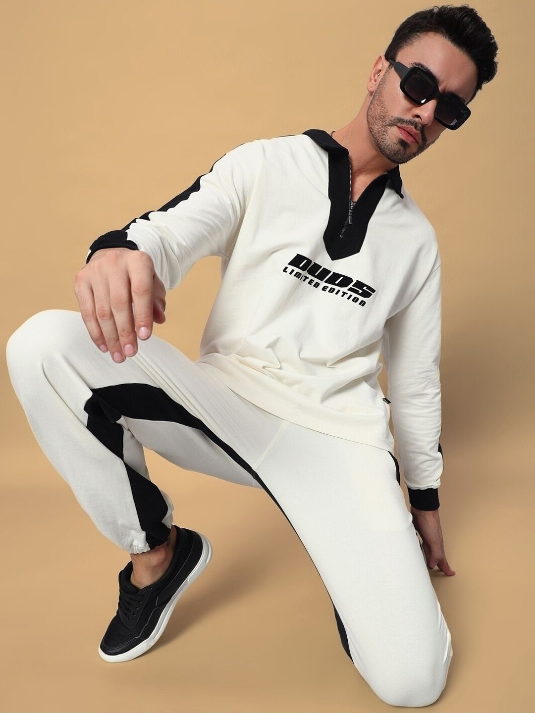 

WEARDUDS Colourblocked Shirt Collar Pure Cotton Oversized Sweatshirt With Trousers, Off white