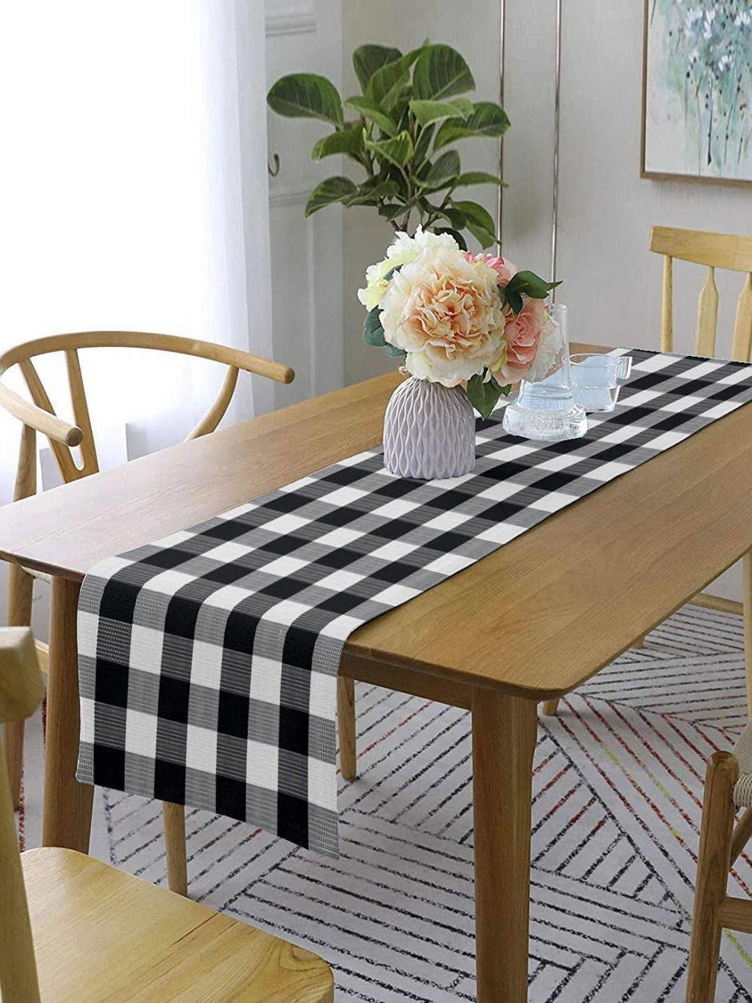 

Lushomes Black & White Checked Pure Cotton 6 Seater Table Runner