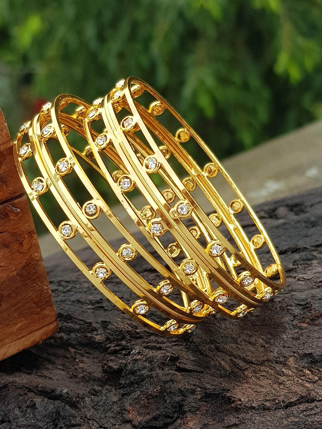 

GRIIHAM Set Of 2 Gold-Plated Stone-Studded Bangles