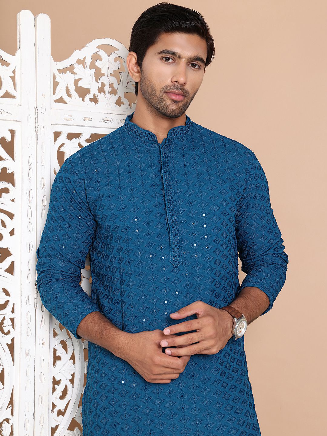 

Anouk Men Geometric Embroidered Sequinned Kurta, Blue