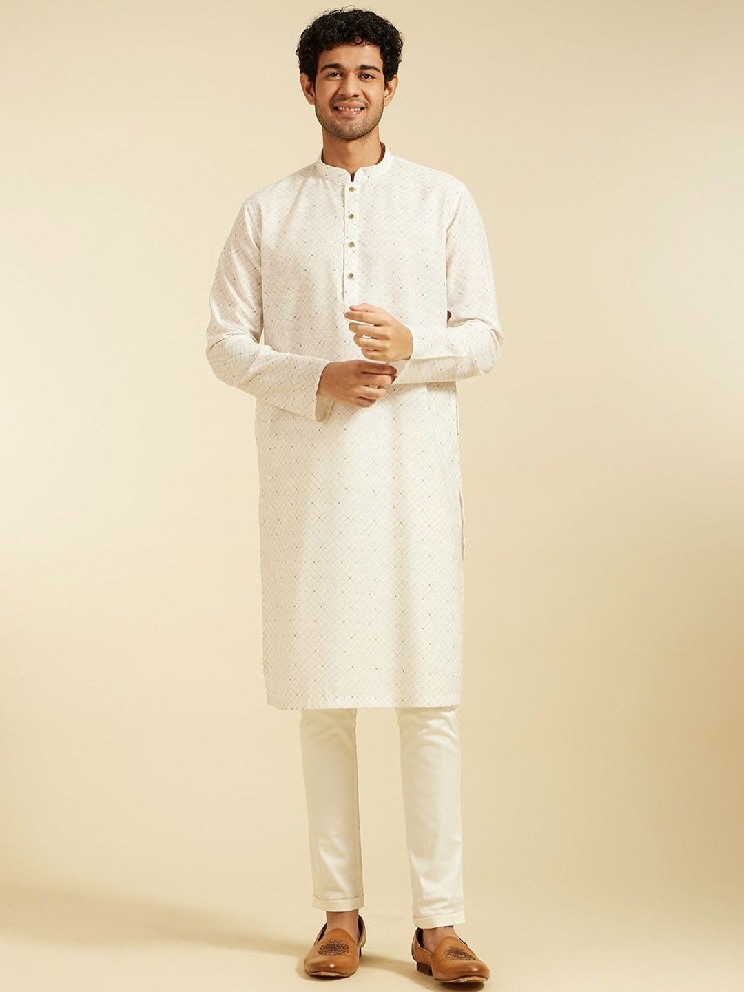 

Diwas by Manyavar Thread Work Mandarin Collar Straight Kurta, White