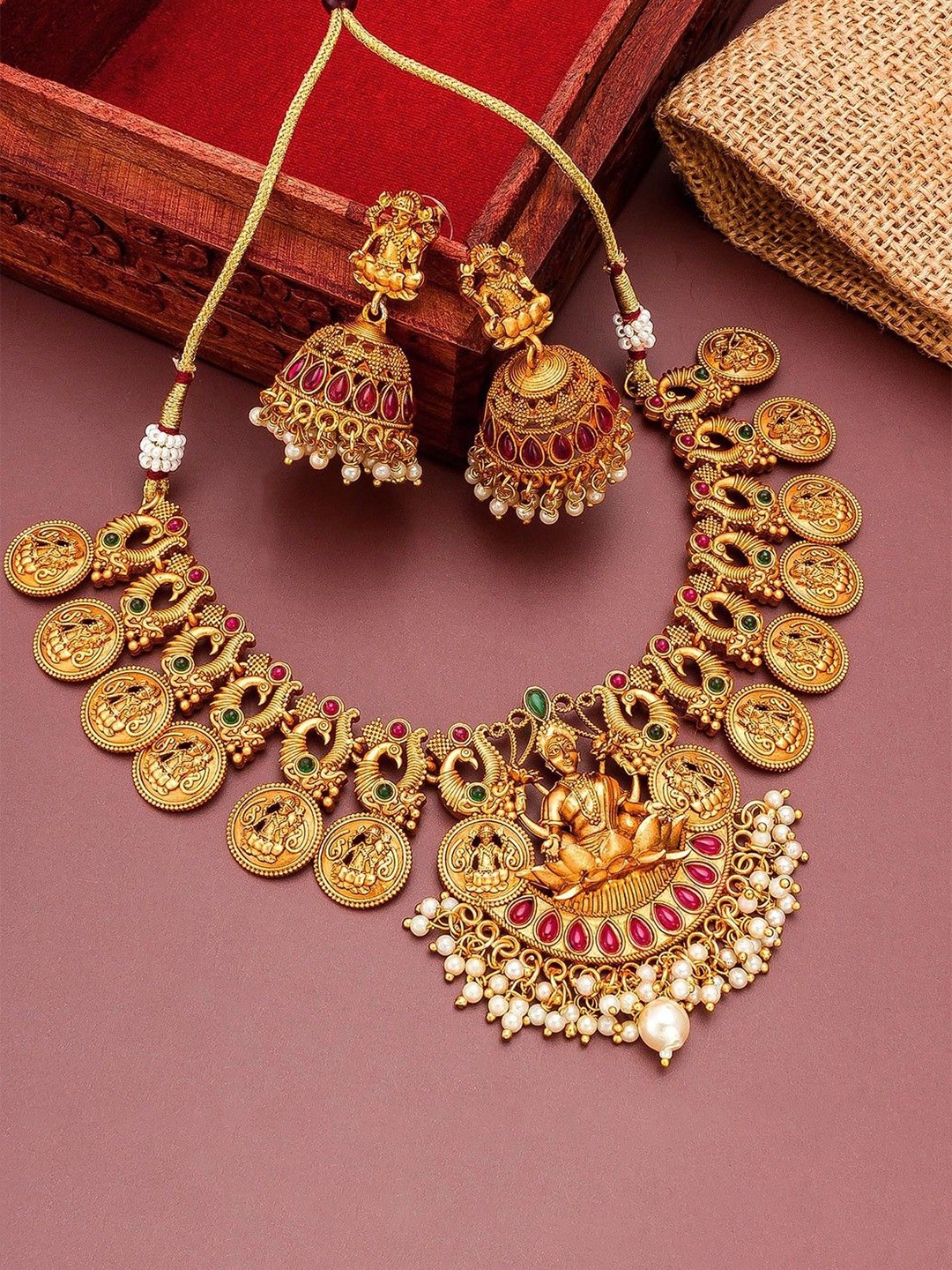 

Mirraw Gold Plated Stones Studded & Beaded Laxmi Motif Jewellery Set