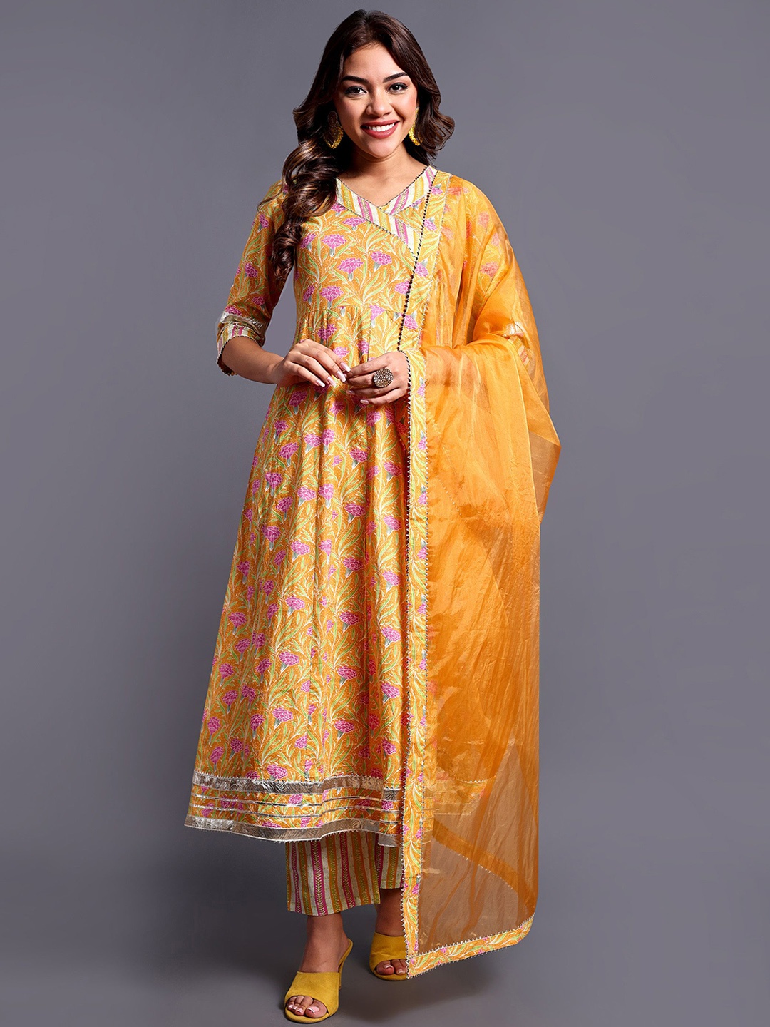 

Vastara the Label Floral Angrakha Gotta Patti Organic Cotton Kurta with Trousers & Dupatta, Yellow