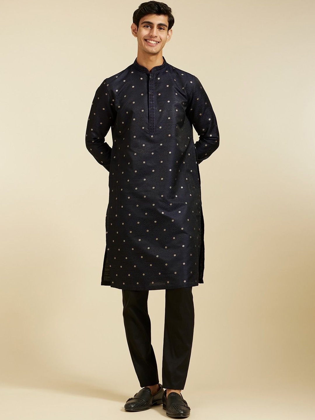 

Diwas by Manyavar Thread Work Mandarin Collar Straight Kurta, Blue