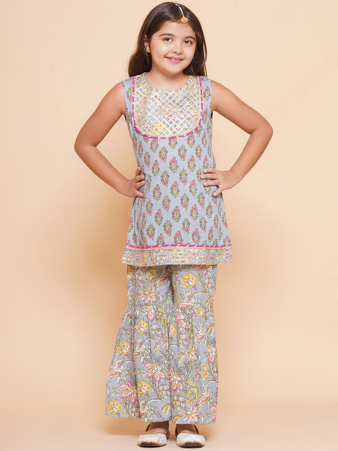 

Bitiya by Bhama Girls Ethnic Motifs Printed Regular Gotta Patti Pure Cotton Kurta with Sharara, Grey