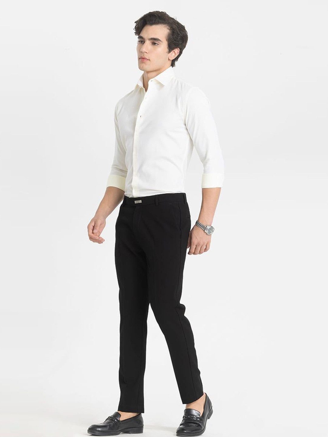 

Snitch Men Textured Relaxed Loose Fit Trousers, Black
