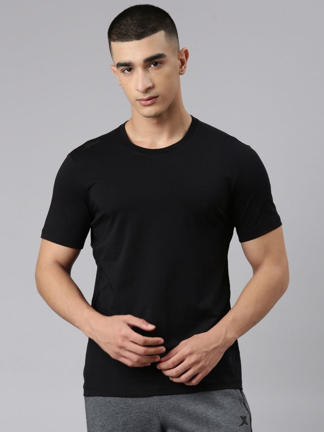 

Xtep Men Solid Round Neck Cotton T-shirt, Black