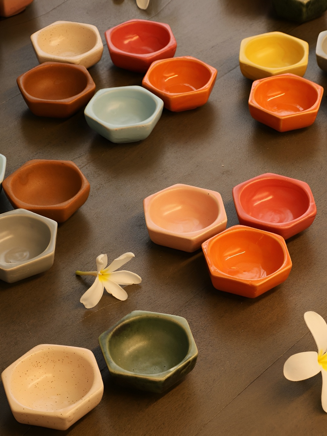 

MIAH Decor Green & Brown 6 Pieces Ceramic Diyas