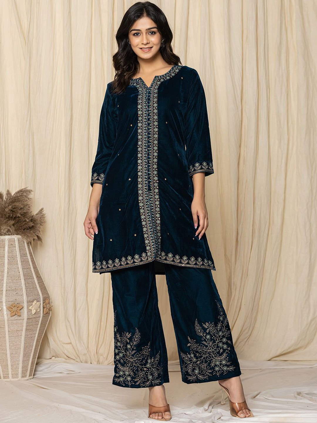 

Yufta Floral Embroidered Notched Round Neck Velvet Tunic With Palazzos, Green