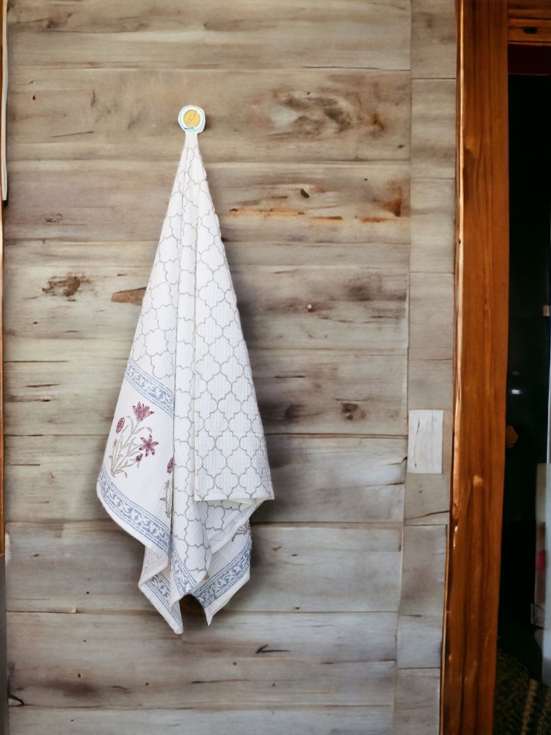 

Texstylers Grey & White Printed Pure Cotton 300 GSM Bath Towel