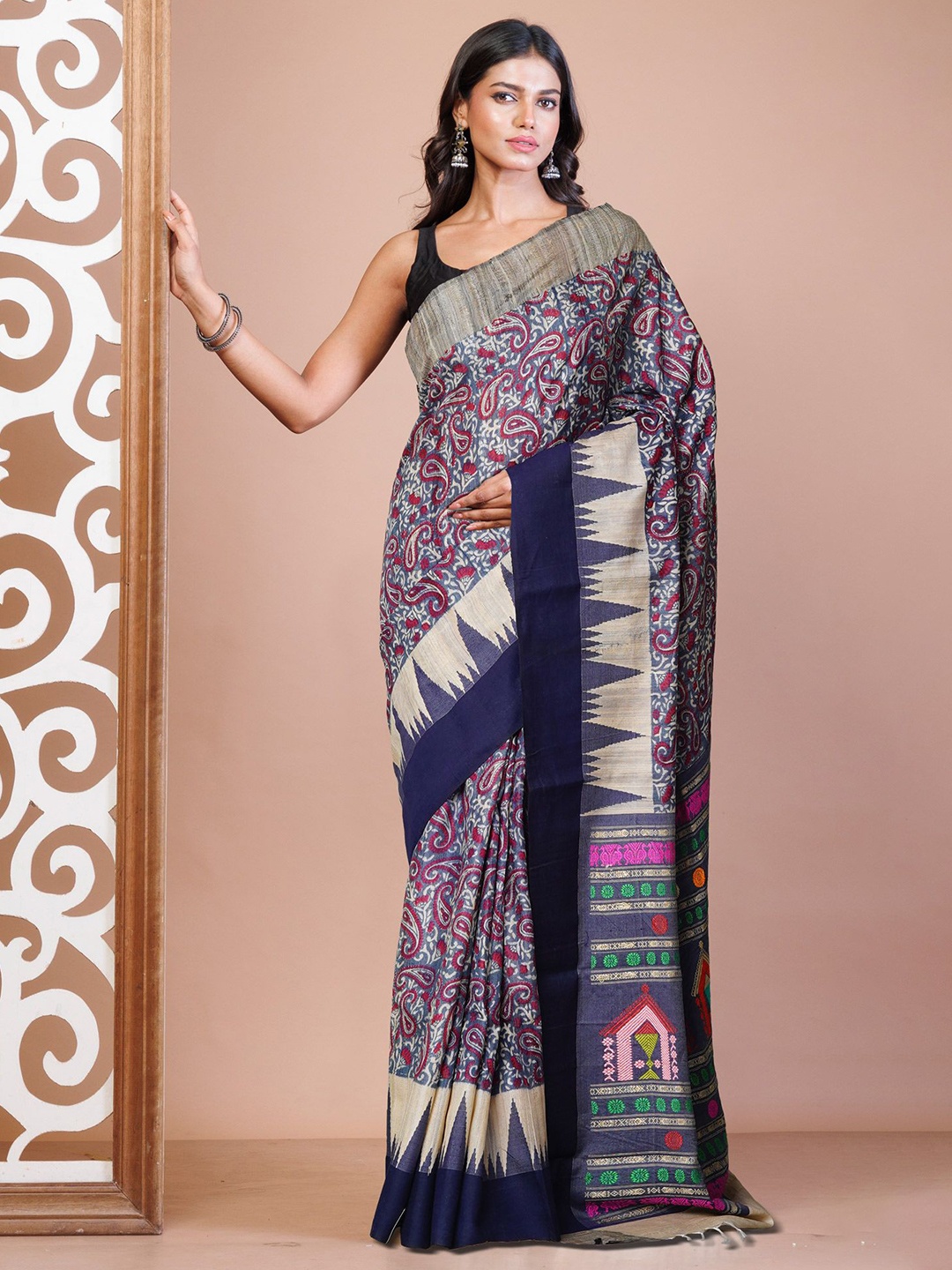 

Unnati Silks Ethnic Motifs Pure Silk Handloom Tussar Saree, Grey