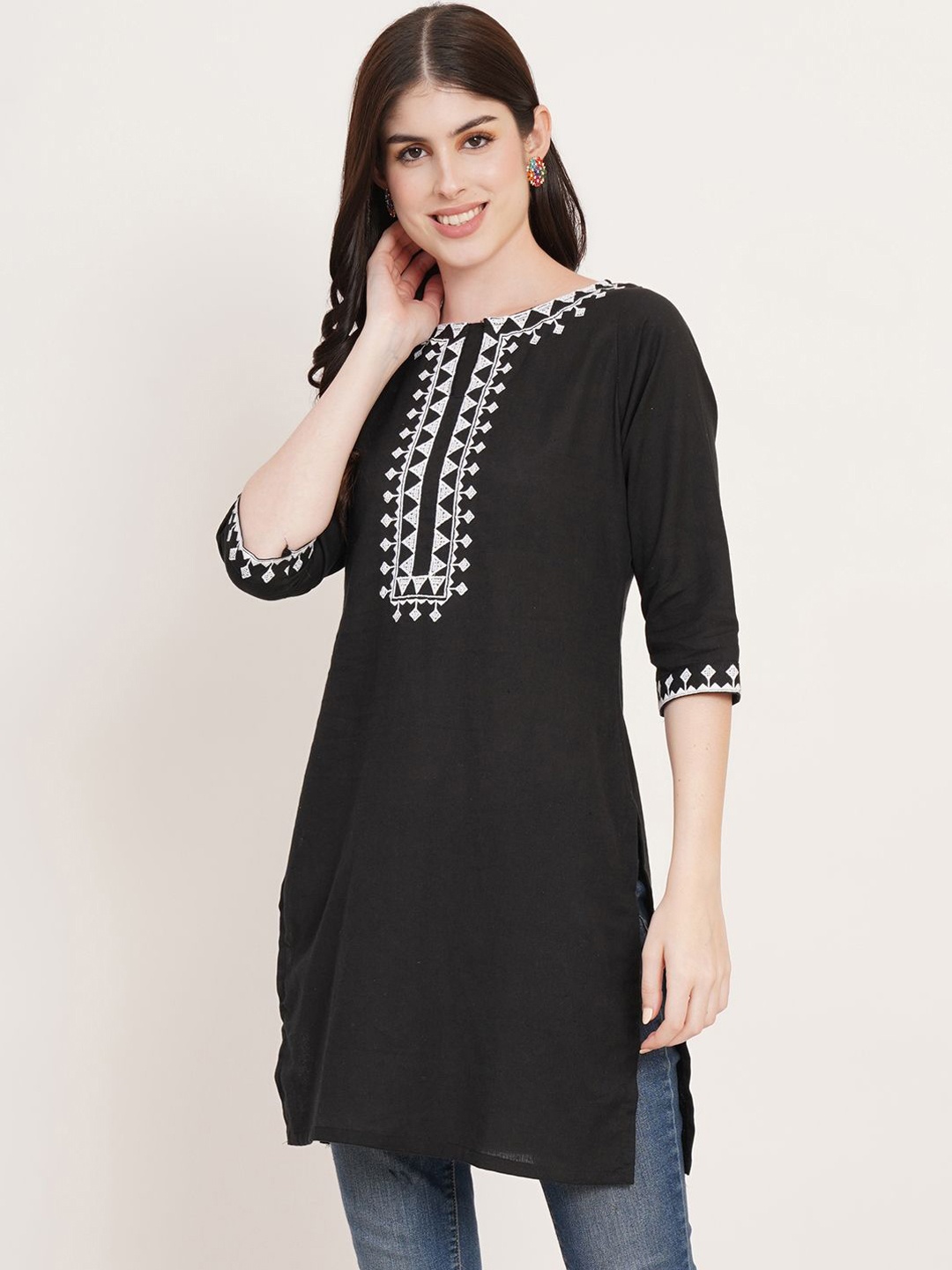 

Brownverse Women Embroidered Mirror Work Khadi Kurta, Black