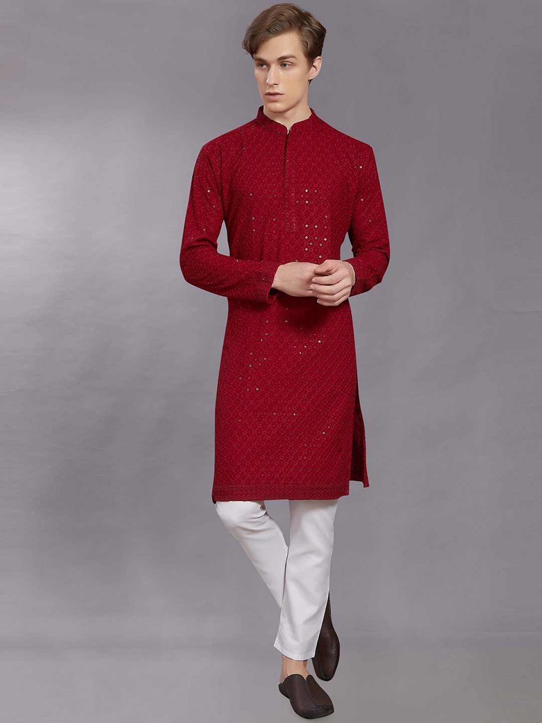 

DIVISIVE Chikankari Sequinned Embroidered Mandarin Collar Straight Kurta, Red