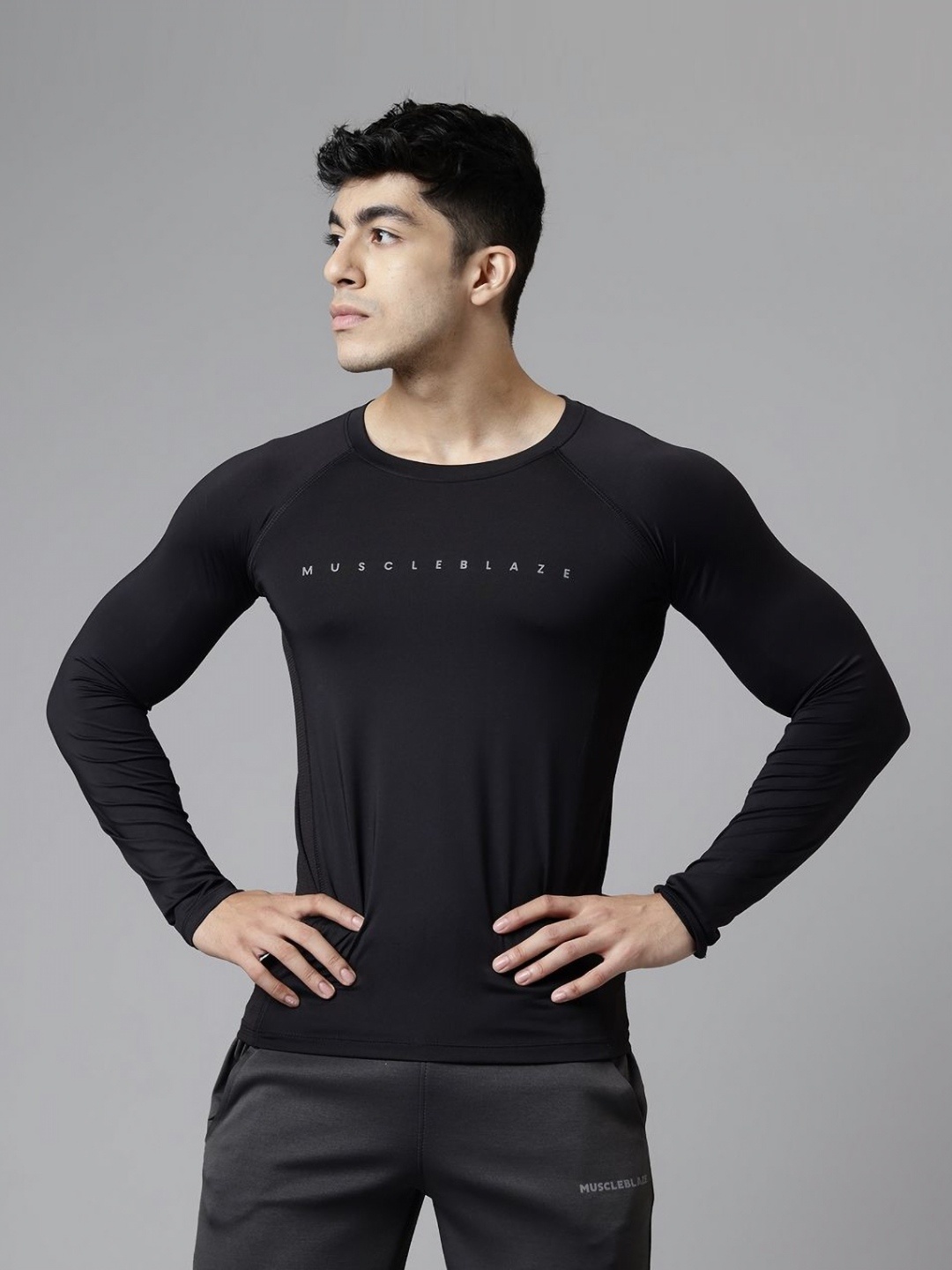 

MuscleBlaze Full Sleeve Compression T-Shirts for Men (Midnight Black)