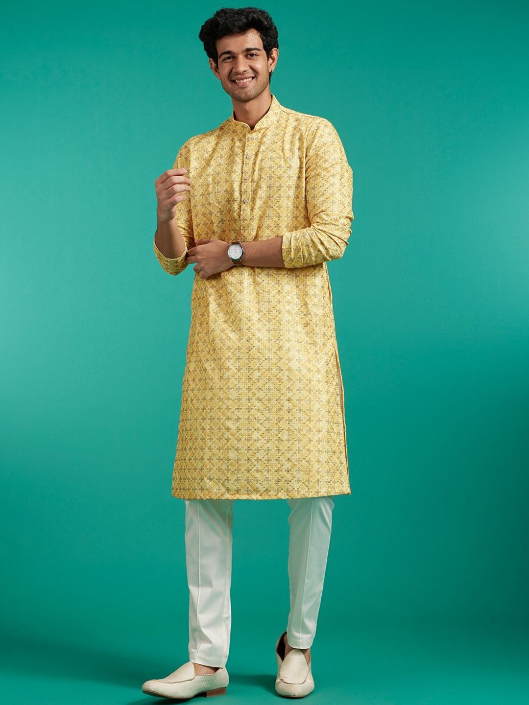 

Diwas by Manyavar Embroidered Sequinned Mandarin Collar Straight Kurta, Yellow