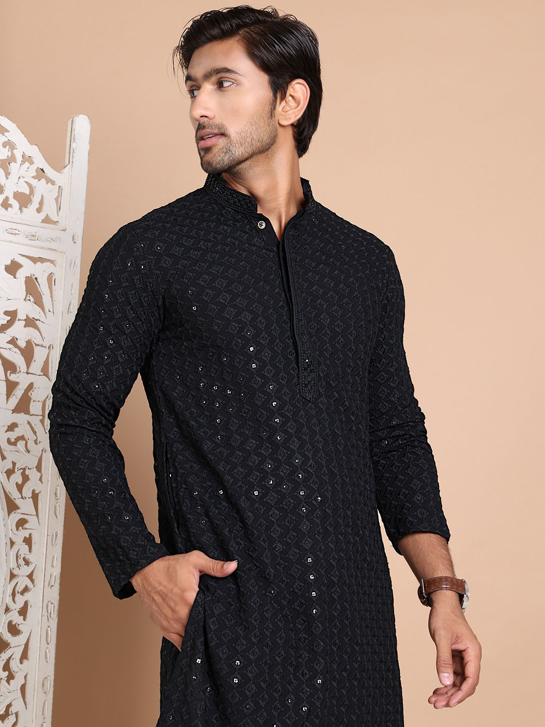 

Anouk Men Geometric Embroidered Sequinned Kurta, Black