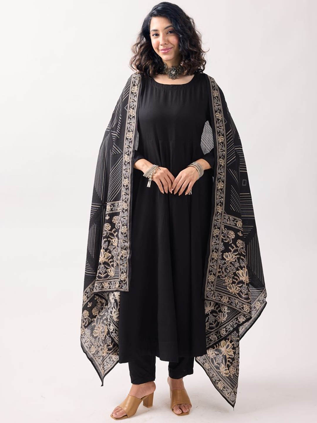 

BAESD Long Sleeves Anarkali Kurta & Salwar With Dupatta, Black