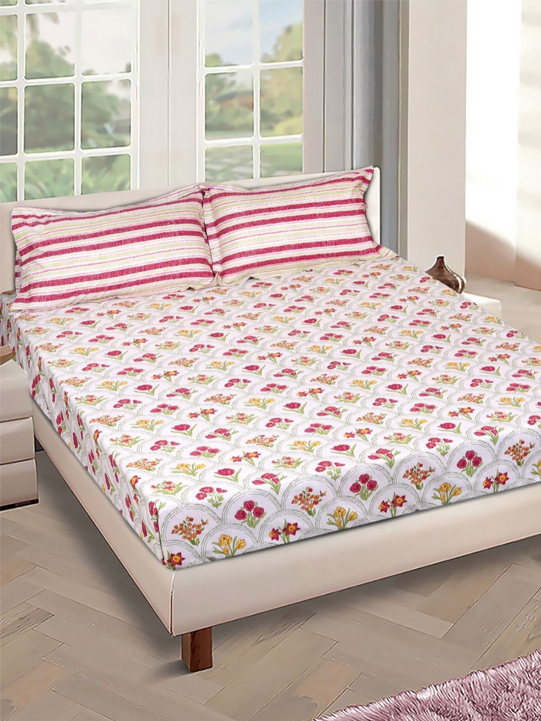 

Myntra Elegant Homes White & Pink Floral 144 TC Queen Bedsheet with 2 Pillow Covers