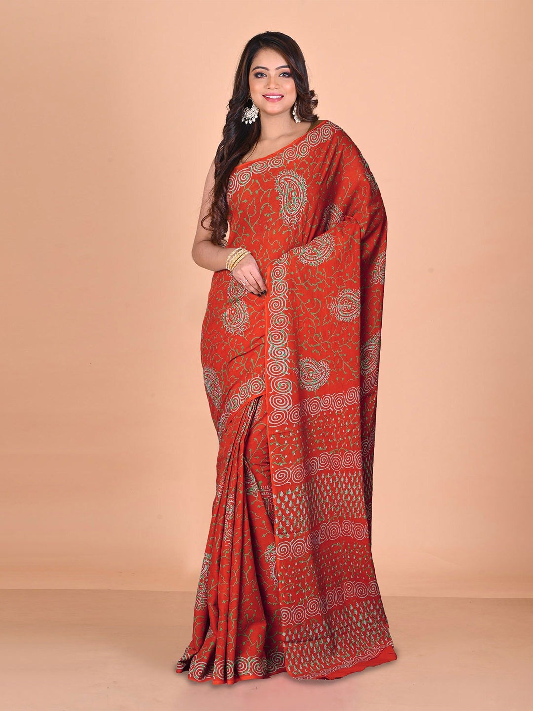 

Unnati Silks Ethnic Motifs Pure Cotton Handloom Block Print Saree, Red