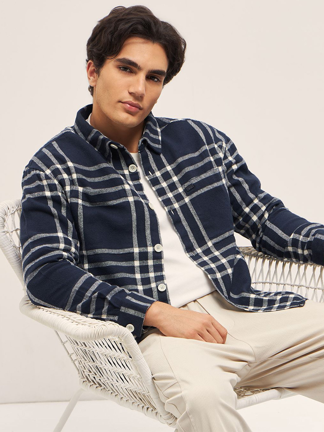 

THE BEAR HOUSE Men Spread Collar Tartan Checked Cotton Relaxed Fit Casual Shirt, Navy blue