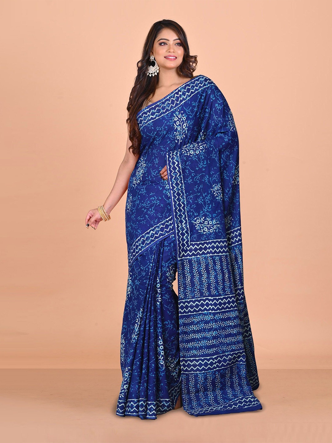 

Unnati Silks Ethnic Motifs Pure Cotton Handloom Block Print Saree, Navy blue