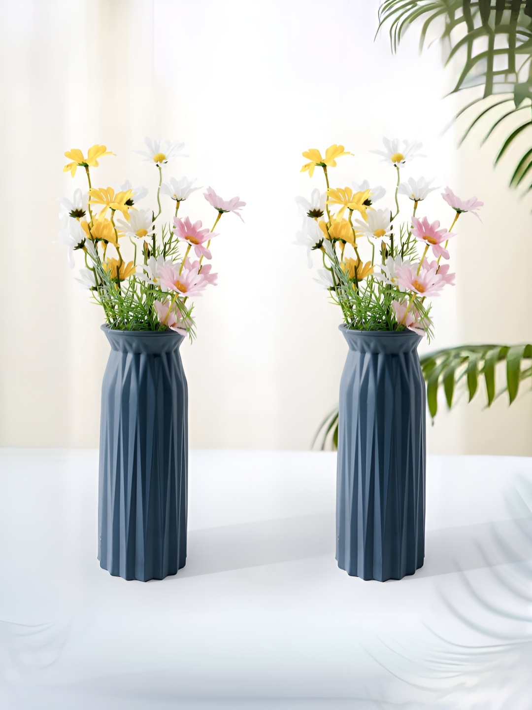 

The Better Home Blue 2 Pieces Glass Vases