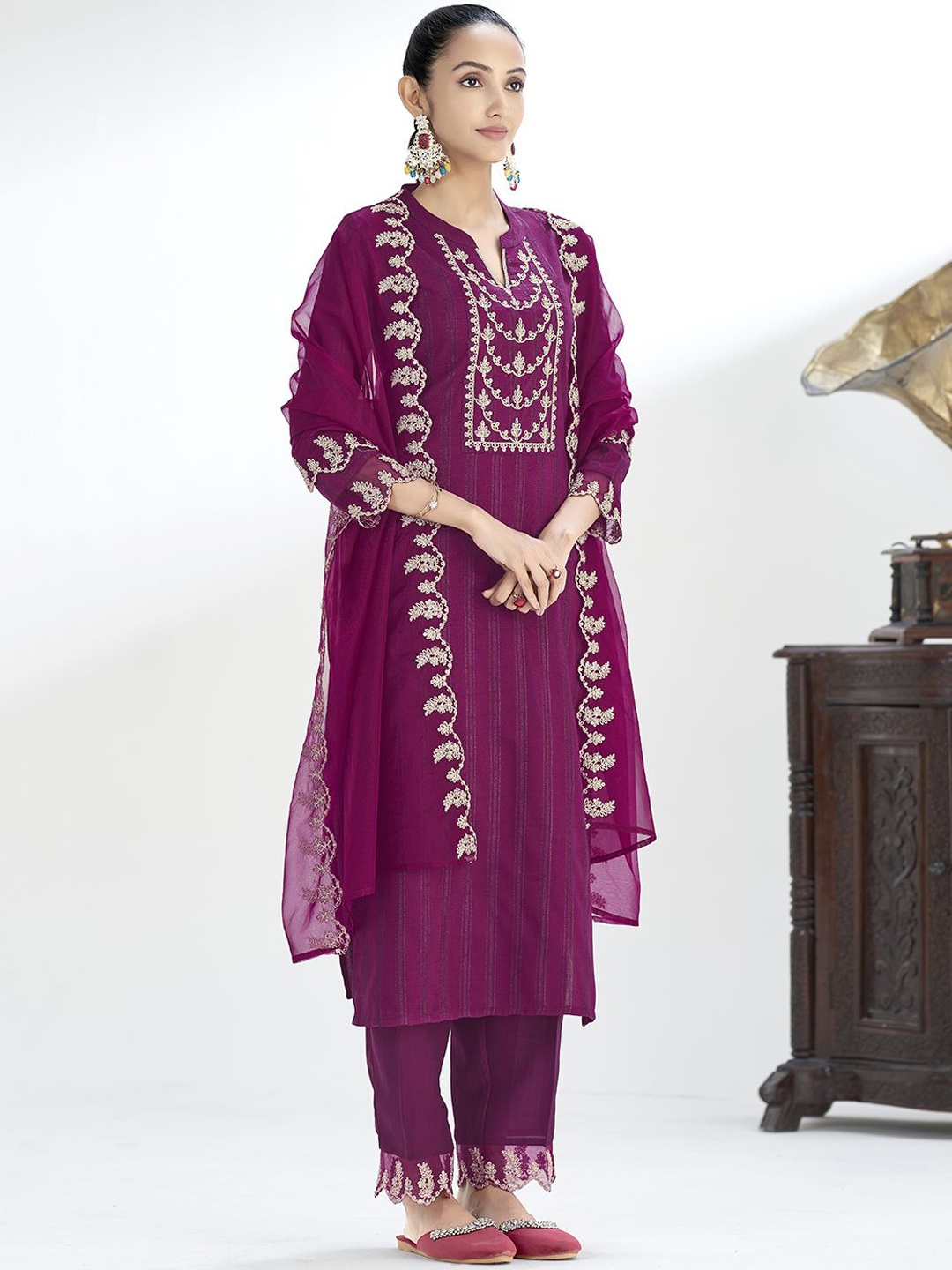 

J Turritopsis Floral Embroidered Sequinned Straight Kurta With Trousers & Dupatta, Purple