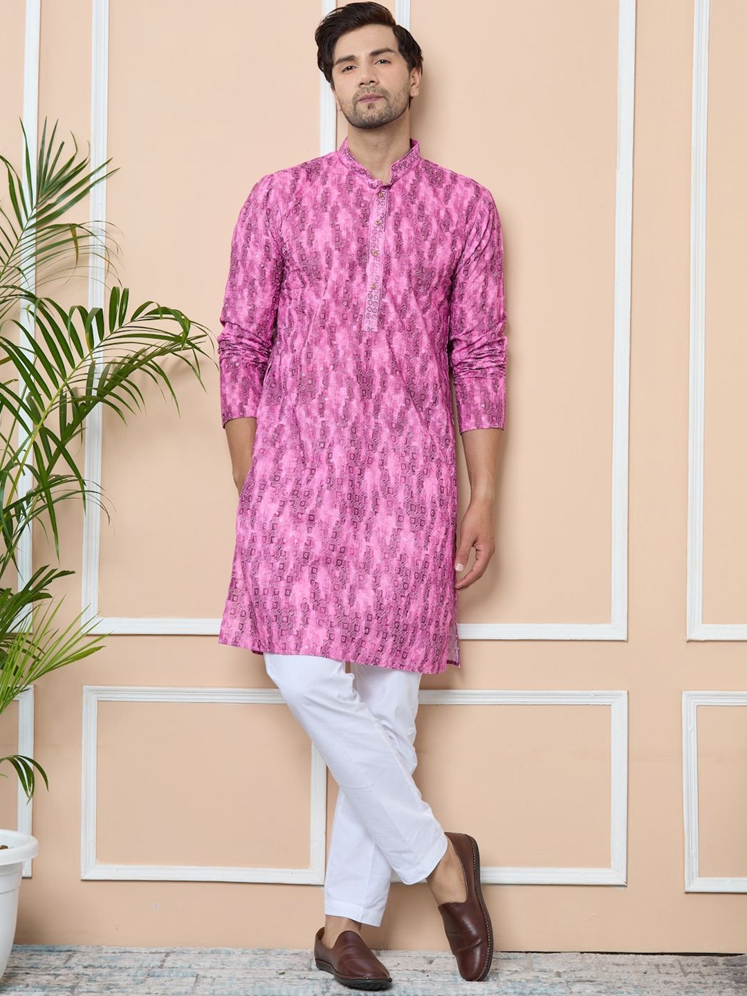 

See Designs Men Embroidered Thread Work Kurta, Pink