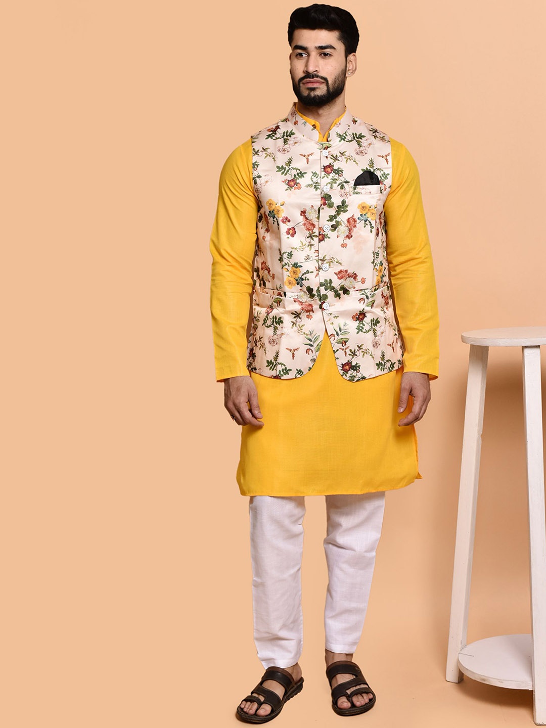 

PRINTCULTR Men Regular Pure Cotton Kurta with Trousers, Yellow