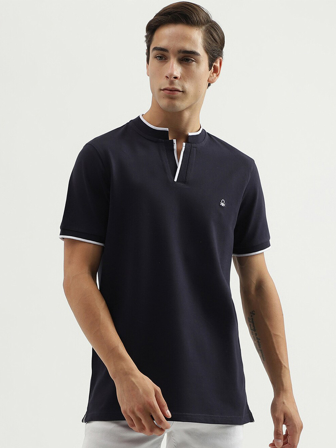 

United Colors of Benetton Short Sleeves Regular Fit Mandarin Collar T-shirt, Black