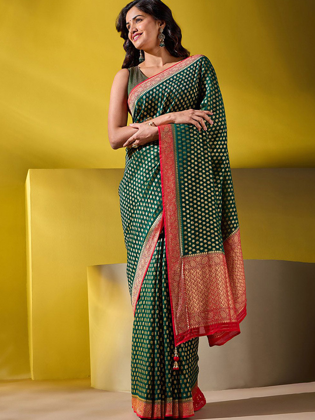 

Taneira Woven Design Zari Saree, Green