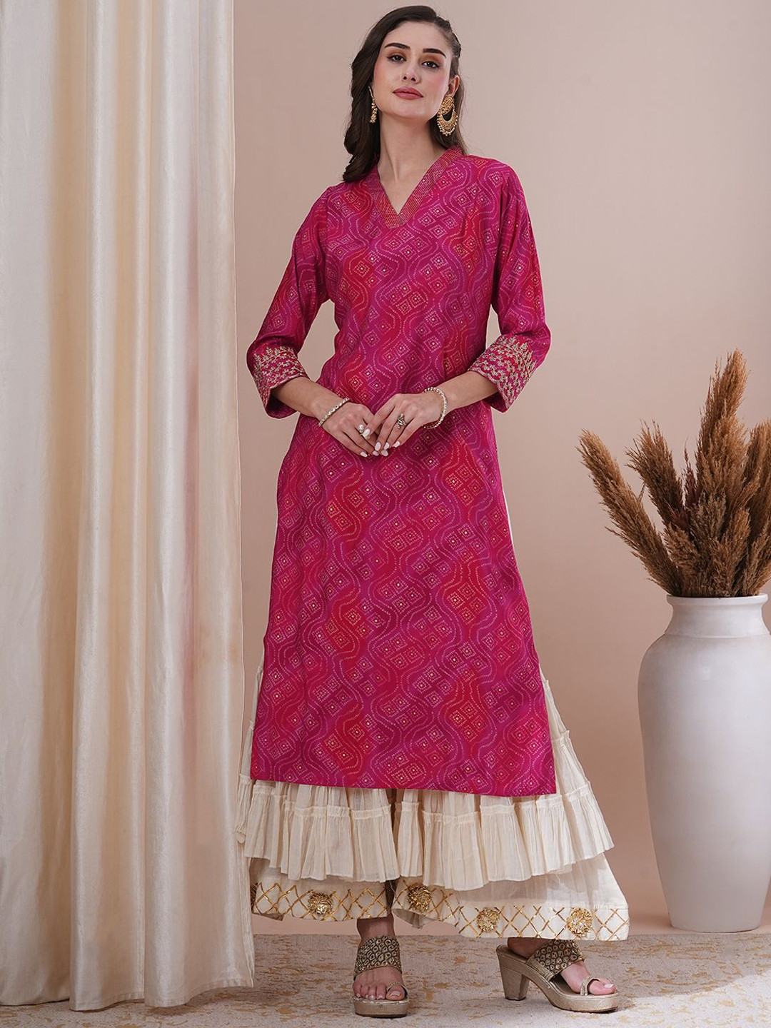 

FASHOR Women Bandhani Printed Sequinned Kurta, Pink