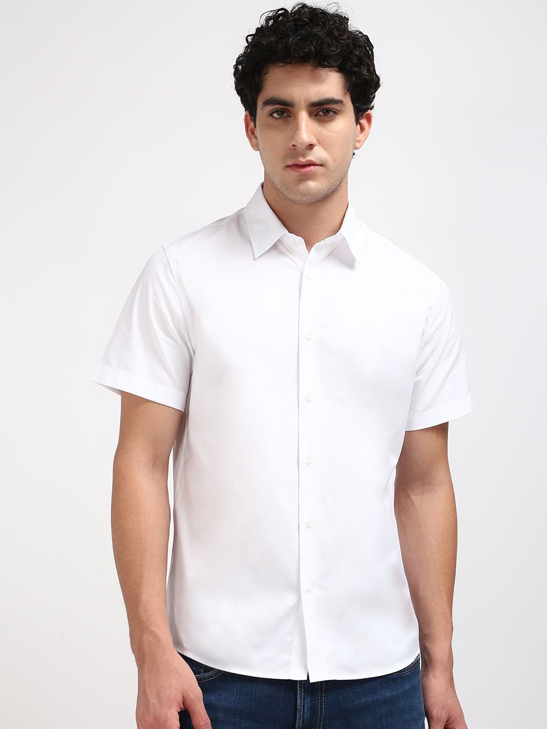 

Calvin Klein Jeans Men Spread Collar Solid Cotton Casual Shirt, White