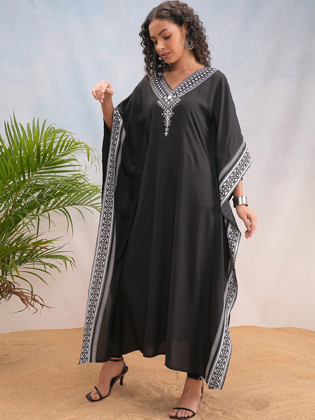

Vishudh Embroidered Kimono Sleeve Ethnic Kaftan Longline Top, Black