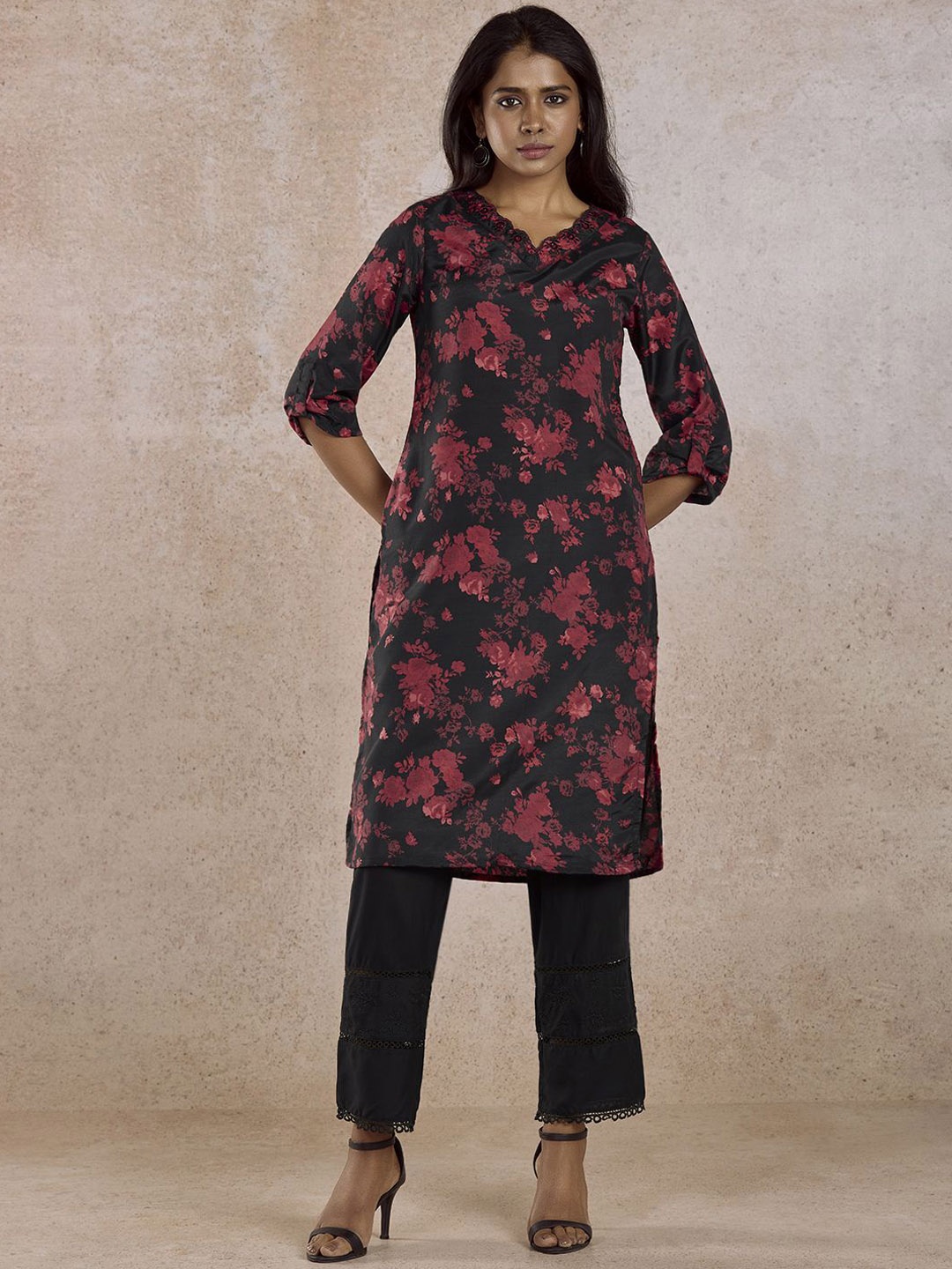 

IMARA Floral Printed V-Neck Straight Kurta, Black