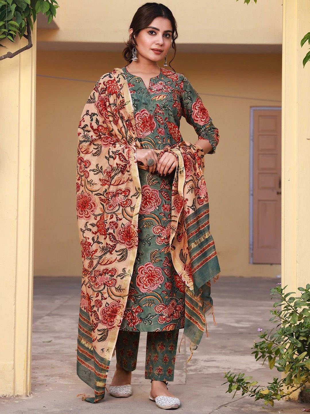

GoSriKi Women Floral Printed Regular Kurta with Trousers & With Dupatta, Green