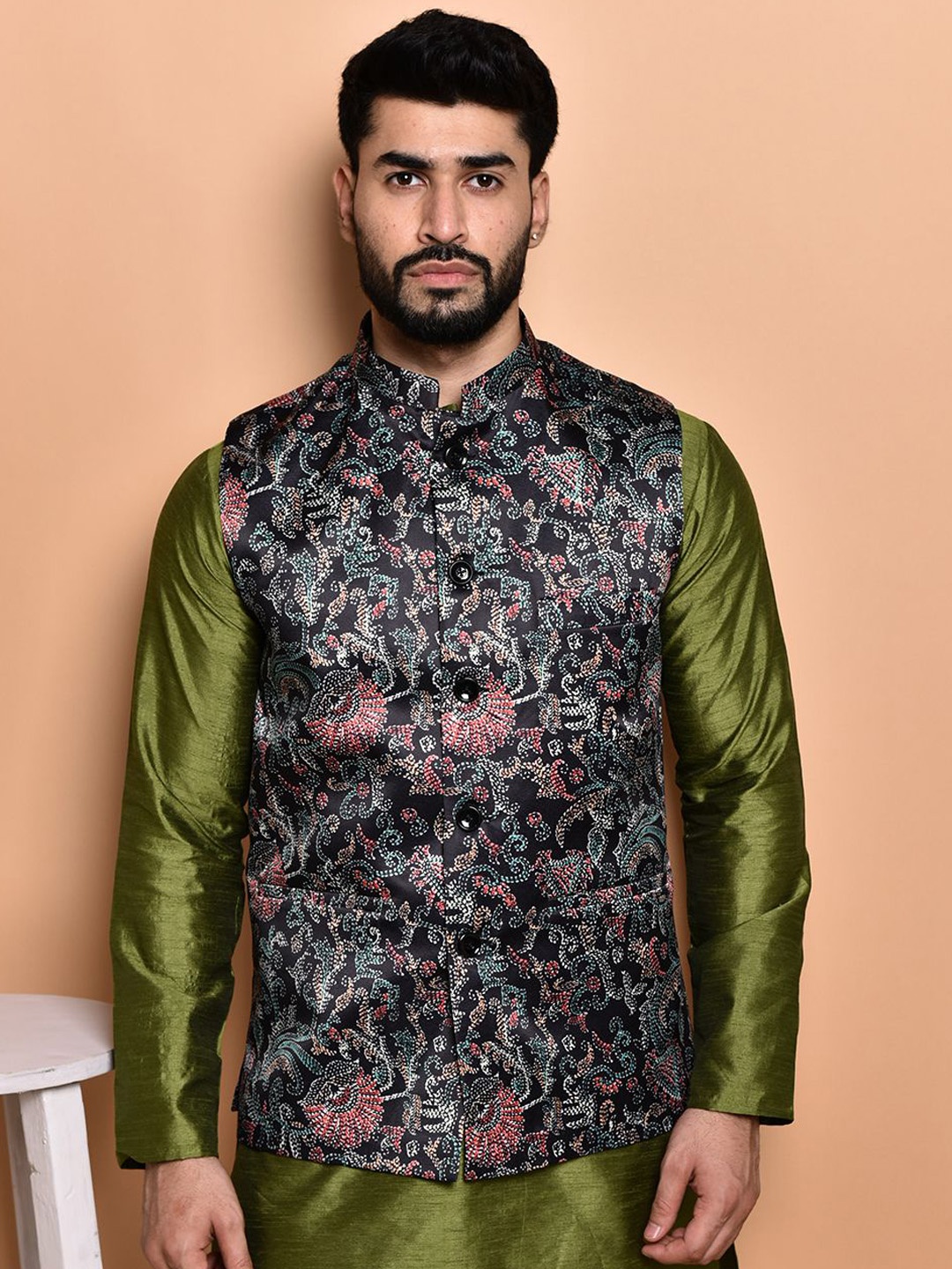 

PRINTCULTR Men Regular Pure Silk Kurta with Trousers, Olive