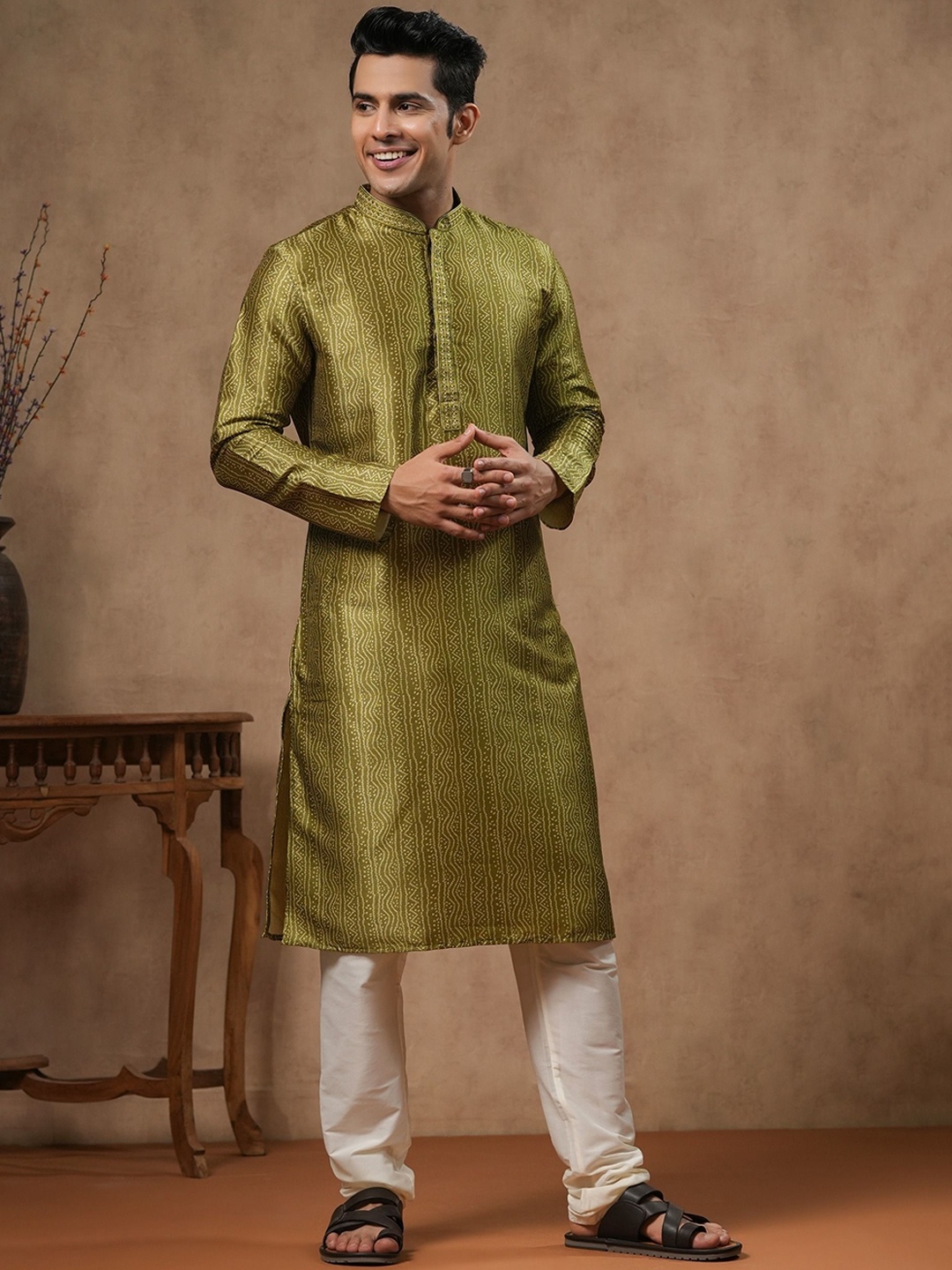 

Ethnic India Bandhani Printed Mandarin Collar Straight Kurta, Green