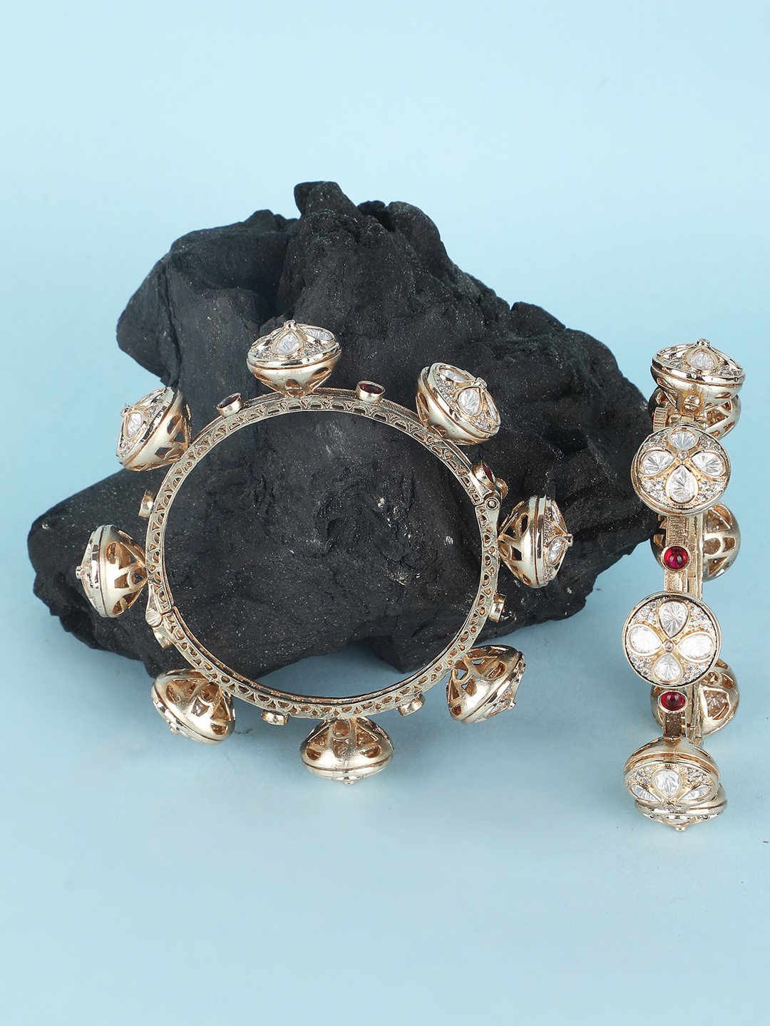 

AURAA TRENDS Set Of 2 Gold Plated Kundan Stone Studded Bangles