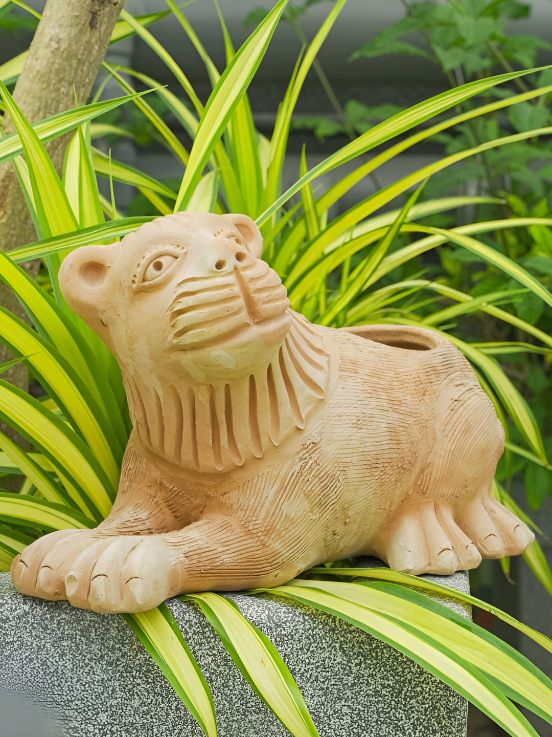 

Swadeh Brown Clay Lion Shaped Planter