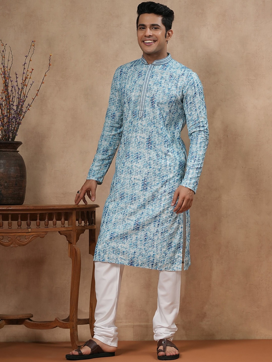 

Ethnic India Abstract Printed Mandarin Collar Thread Work Straight Kurta, Blue