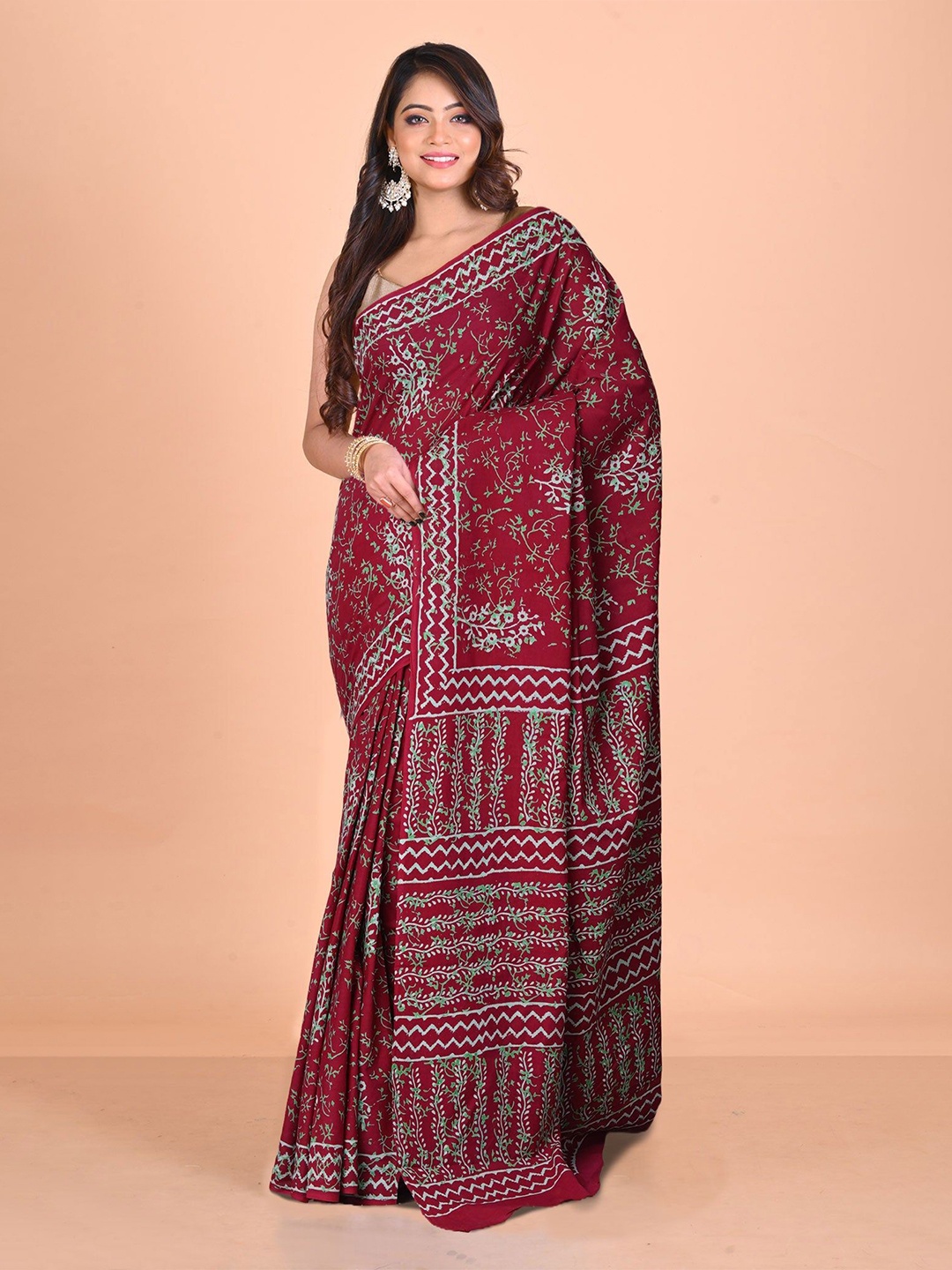 

Unnati Silks Ethnic Motifs Pure Cotton Handloom Block Print Saree, Purple