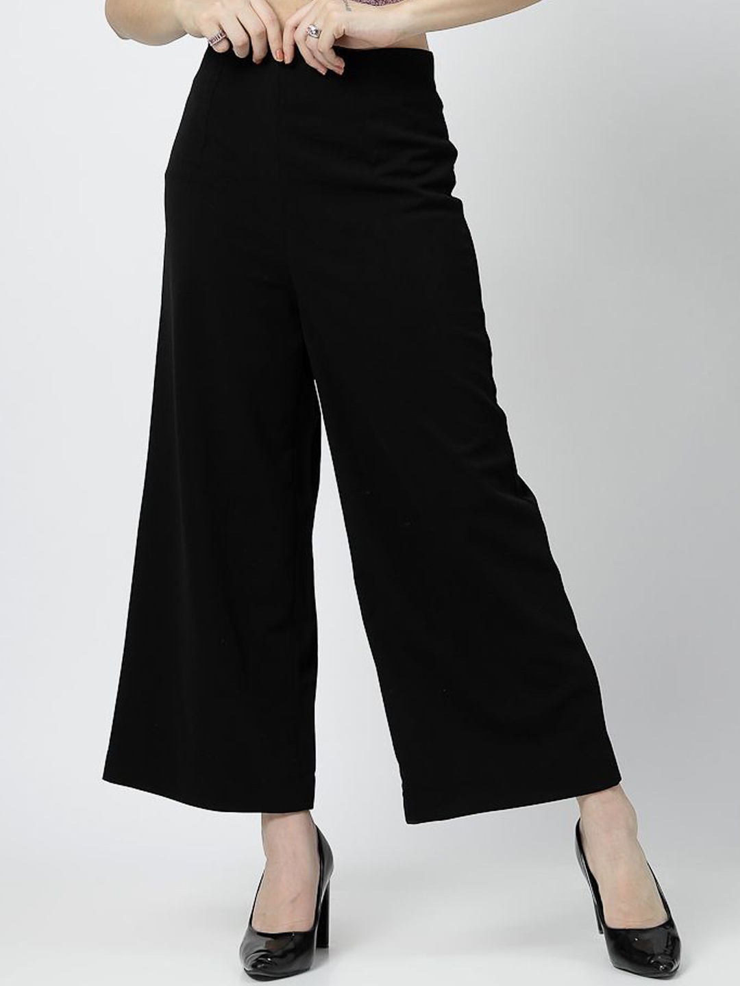 

COSMIC TRIO V-Neck Top & Trousers, Black
