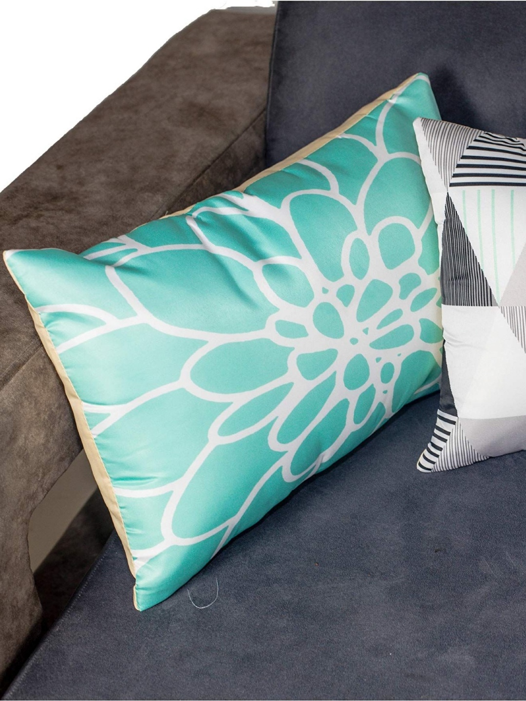 

Vendola Blue & White 2 Pieces Floral Printed Rectangle Cushion Covers