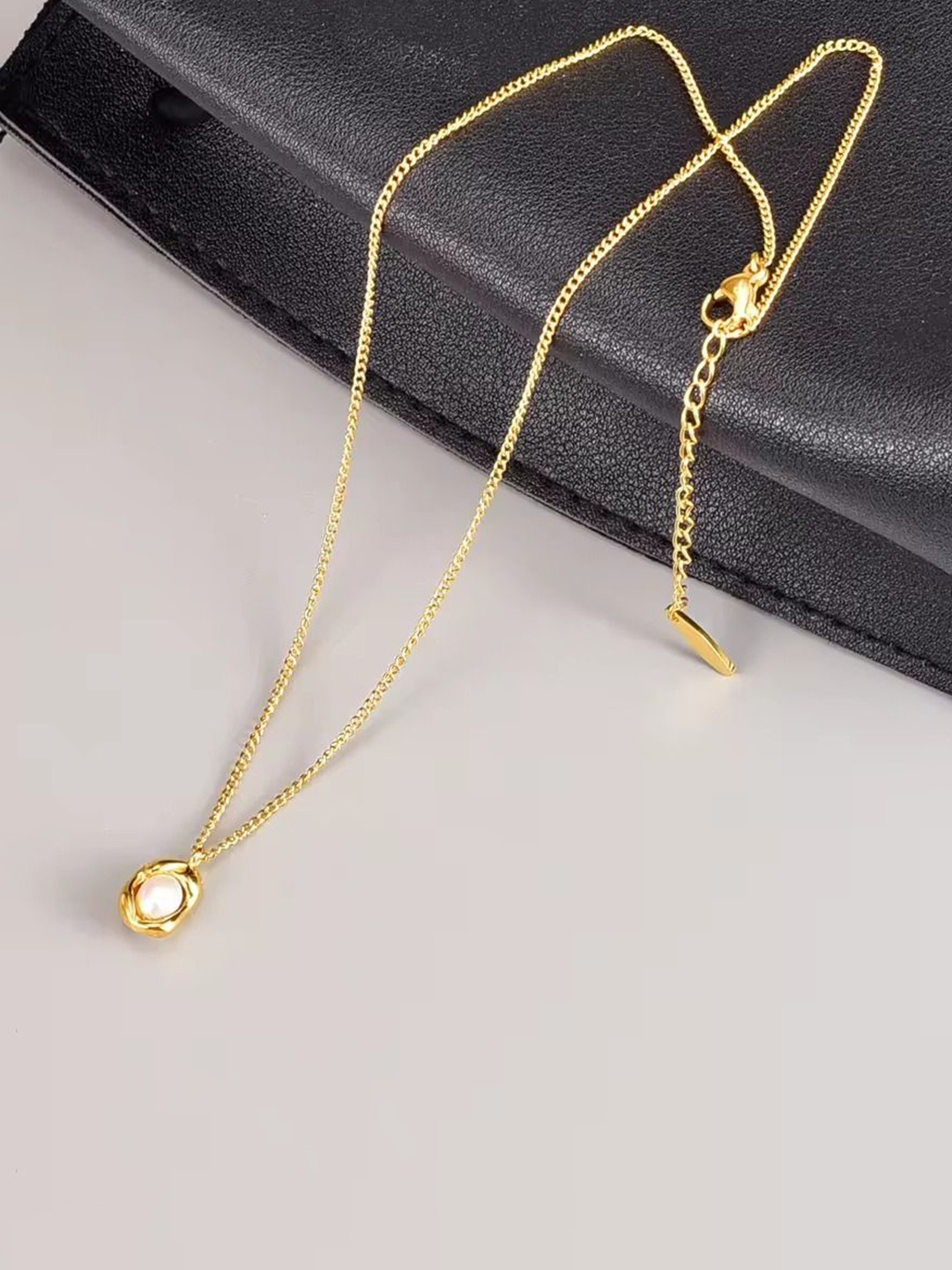 

DIVASTRI Gold-Plated Anti Tarnish Circular Pendant With Chain