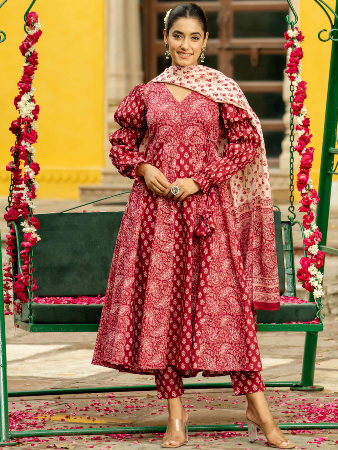 

GAYRAA Women Floral Printed Regular Pure Cotton Kurta with Trousers & With Dupatta, Maroon