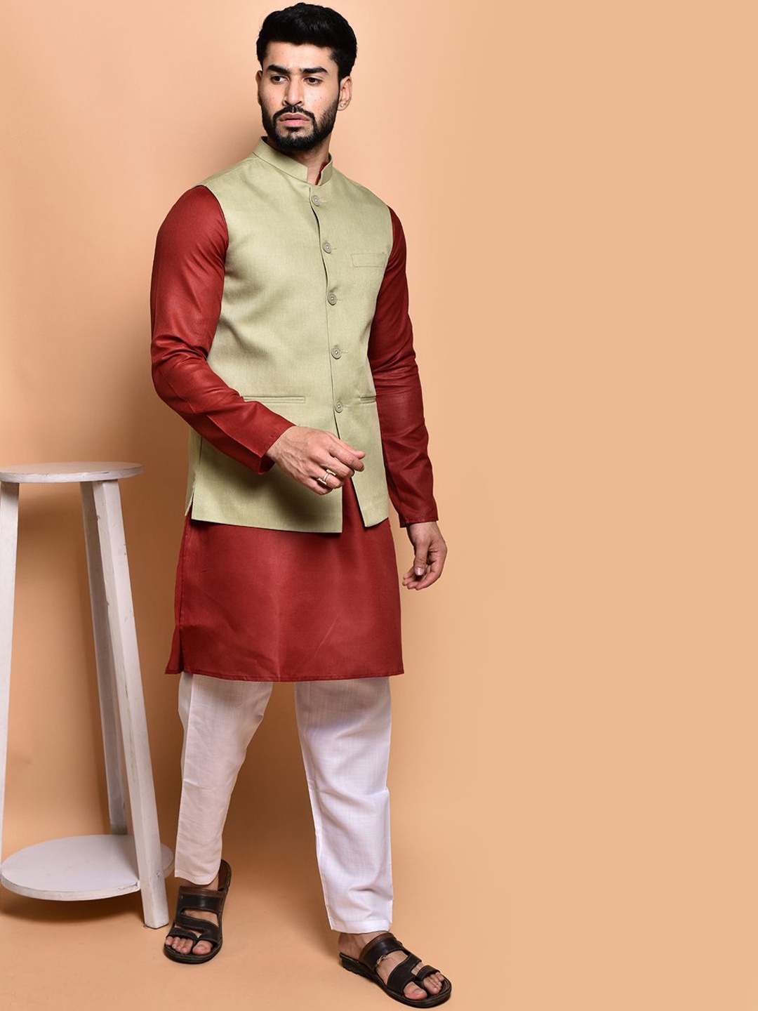 

PRINTCULTR Men Regular Pure Cotton Kurta with Trousers, Maroon