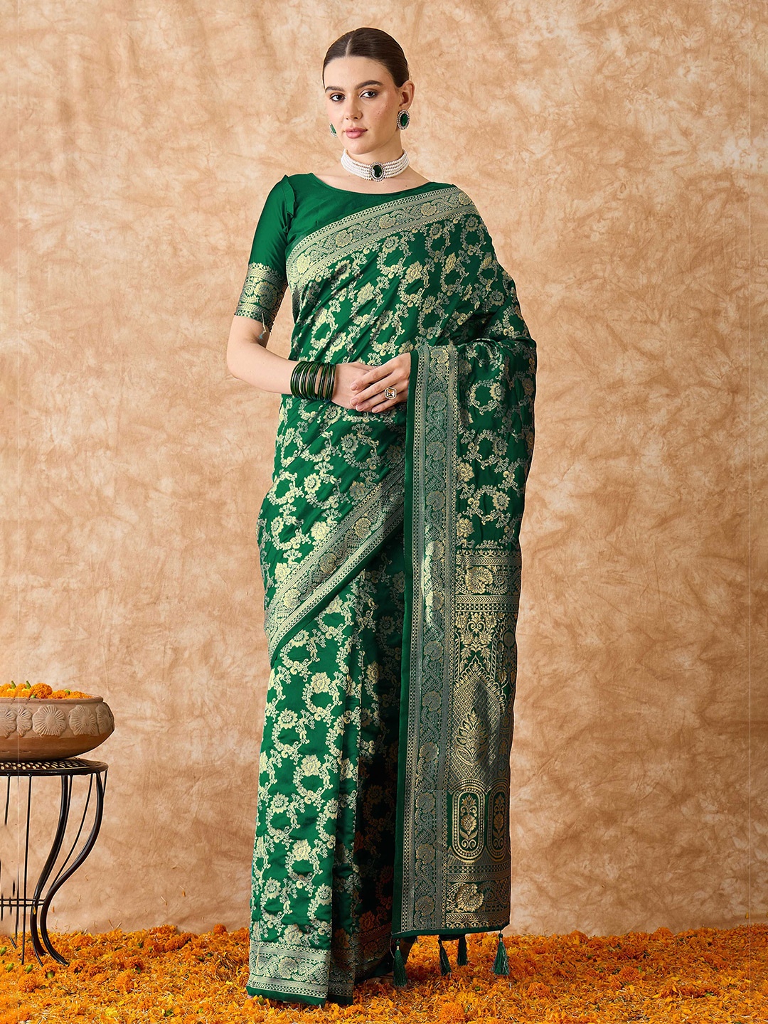 

Sangria Woven Design Banarasi Saree With Blouse Piece, Green