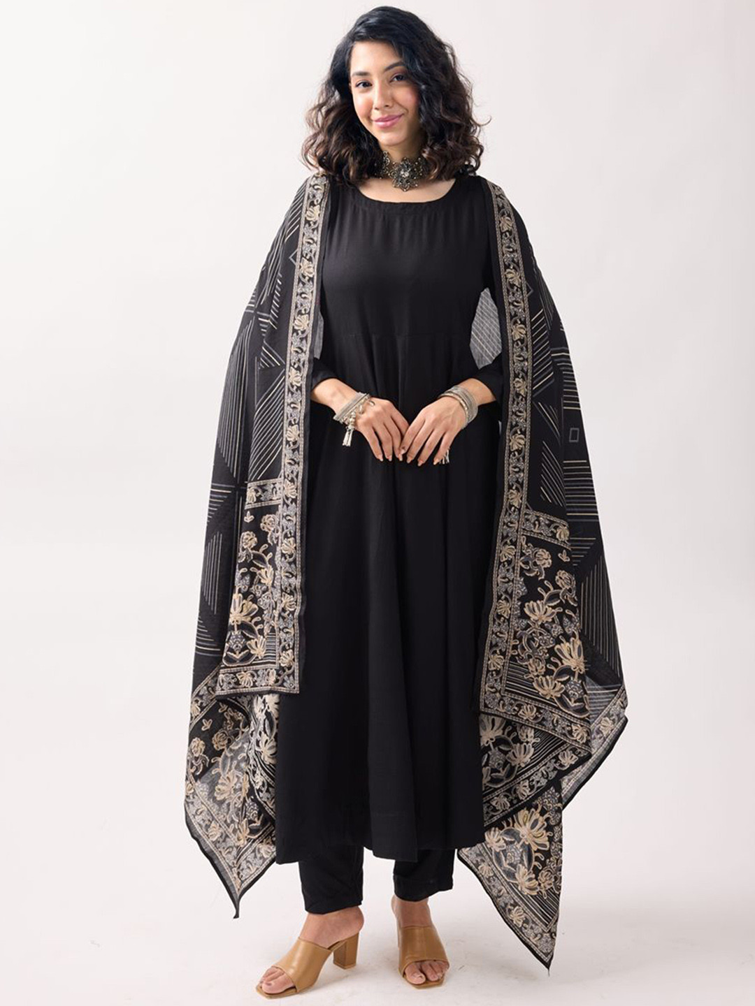 

BAESD Long Sleeves Anarkali Kurta & Salwar With Dupatta, Black